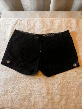 Women's Black Casual Bermuda Shorts - Tailored Everyday Style SIZE 13